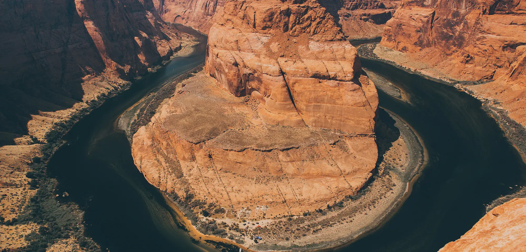 HS-UAV401 drone captures stunning details of mountainous landscapes with it's 2000w pixel camera