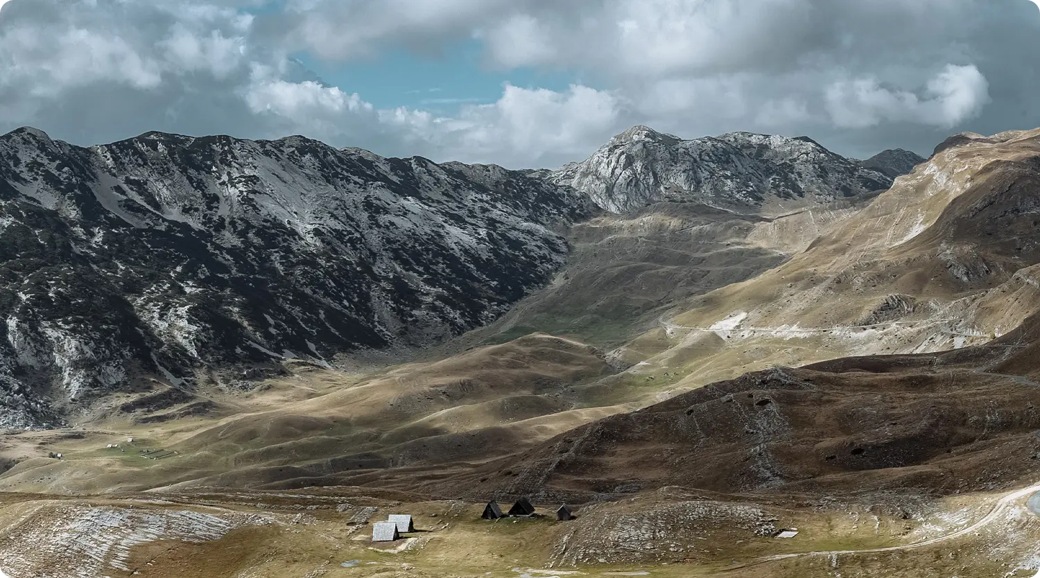 mountain peaks captured by the HS-UAV401 drone visible light camera